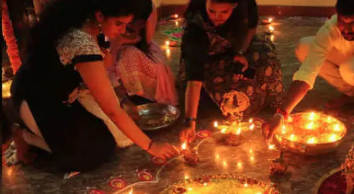 Diwali 2024 Date : दिवाली की तारीख को लेकर लोग असमंजस में, 30 अक्टूबर या 1 नवंबर आखिर कब है दिवाली?