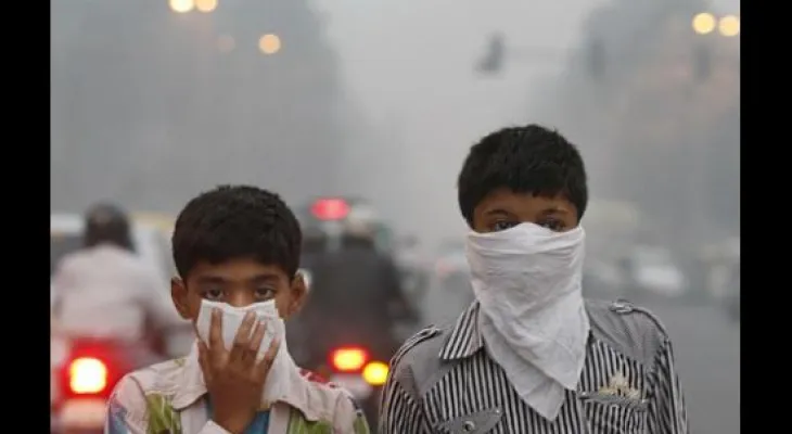 Delhi Air Pollution: दिल्ली में प्रदूषण से लोगों में बढ़ा तनाव, हवा लगातार चौथे दिन 'खराब'