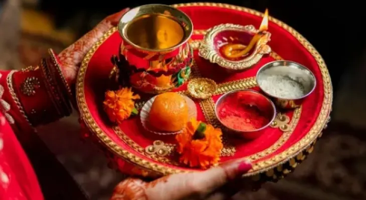 Karwa Chauth festival : करवा चौथ व्रत आज, सुहागिनों को मिलेगा लाभ, जाने कब निकलेगा चांद