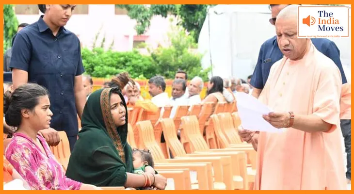 जनता दर्शन में CM योगी का आश्वासन: पीड़िता को मकान दिलाने का भरोसा