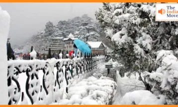 हिमाचल में ठंड का जादू: सीजन की पहली बर्फबारी से खिल उठे चेहरे, तापमान 4 डिग्री तक गिरा