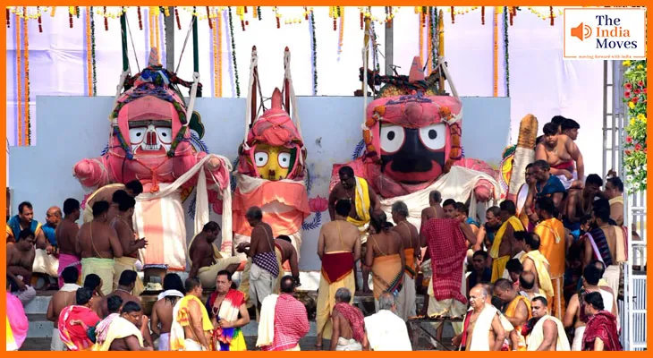 आज से 15 दिन के लिए बीमार पड़े भगवान, आज हुआ स्वर्ण मटके से स्नान