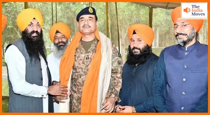 पाकिस्तान के आर्मी चीफ आसिम मुनीर को भगवा शॉल किसने और क्यों पहनाई? वीडियो वायरल